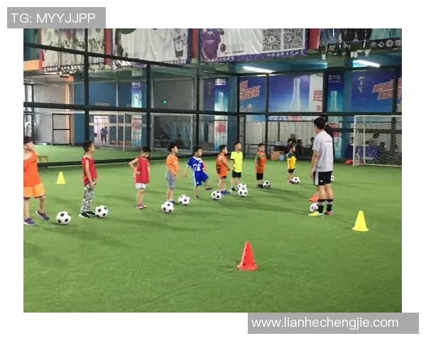 小学生足球价格解析及选购指南让孩子快乐运动更省心